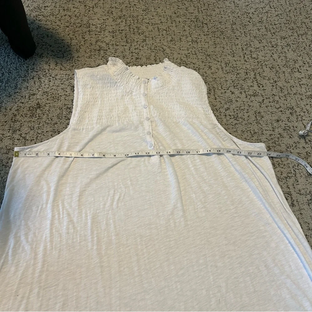 Torrid White Heritage Slub Smocked Yoke Henley Tank Size 3X - Picture 7 of 9